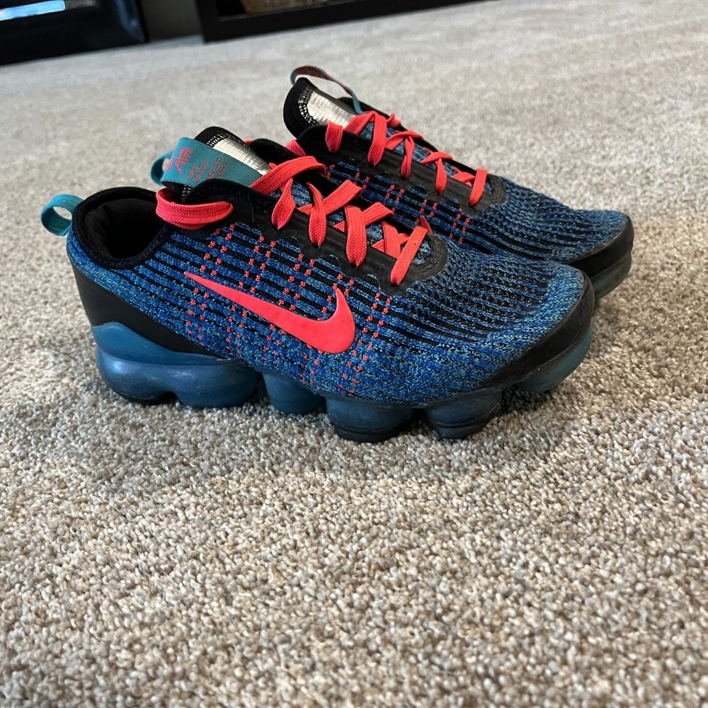 Nike youth vapormax Size 5 boys - Picture 2 of 4